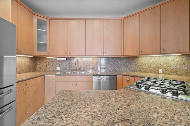 Building Photo - 7622 Herschel Ave