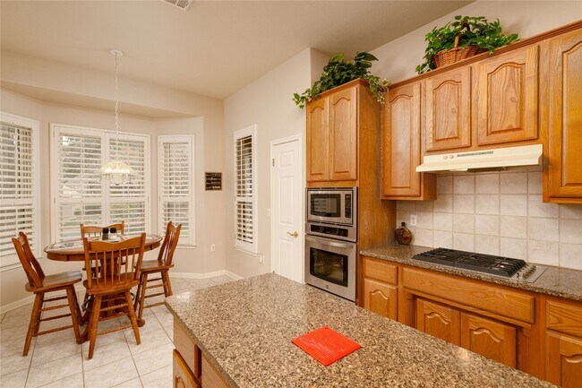 Building Photo - 107 Yaupon Ln