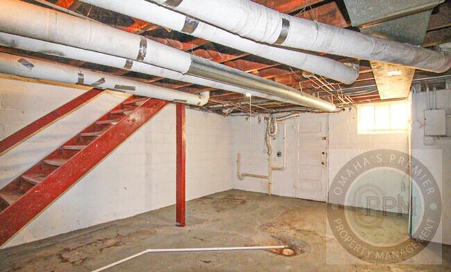 Building Photo - 2 Story 3 Bedroom 2 Bathroom home in the h...