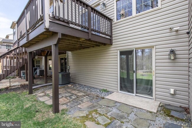 Building Photo - 3200 Village Dr