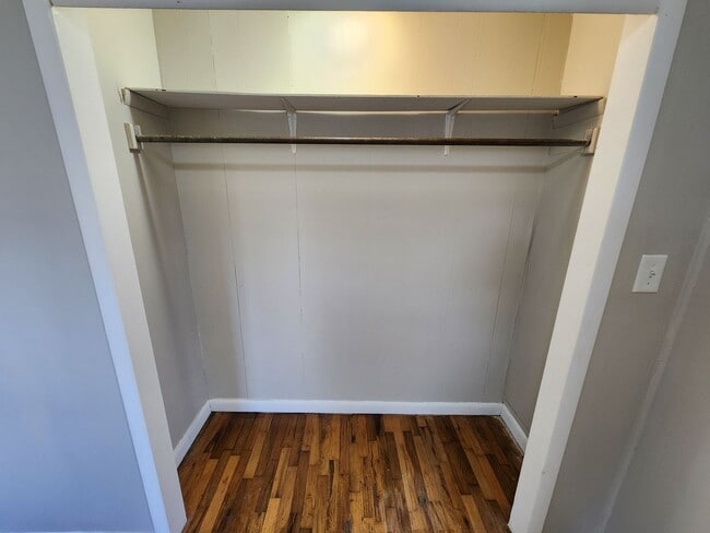 Building Photo - Spacious 3-Bedroom, 2-Bathroom Home AVAILA...