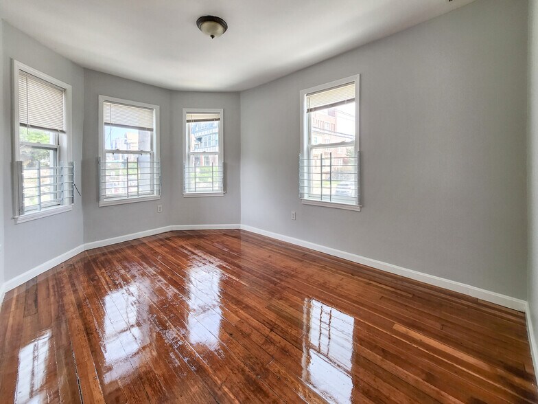 Building Photo - 117 Townsend St