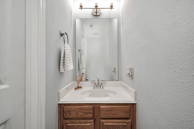 Building Photo - 2707 Blue Mist Dr