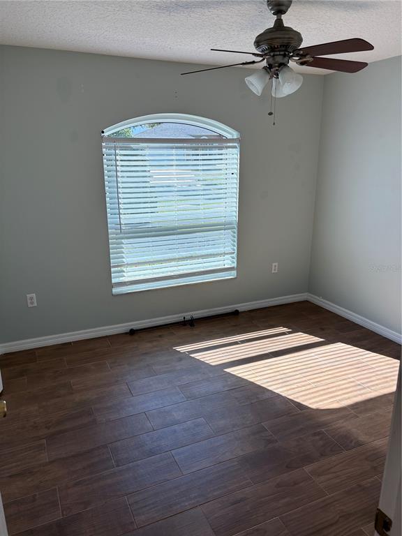 Building Photo - 1326 Hillview Dr