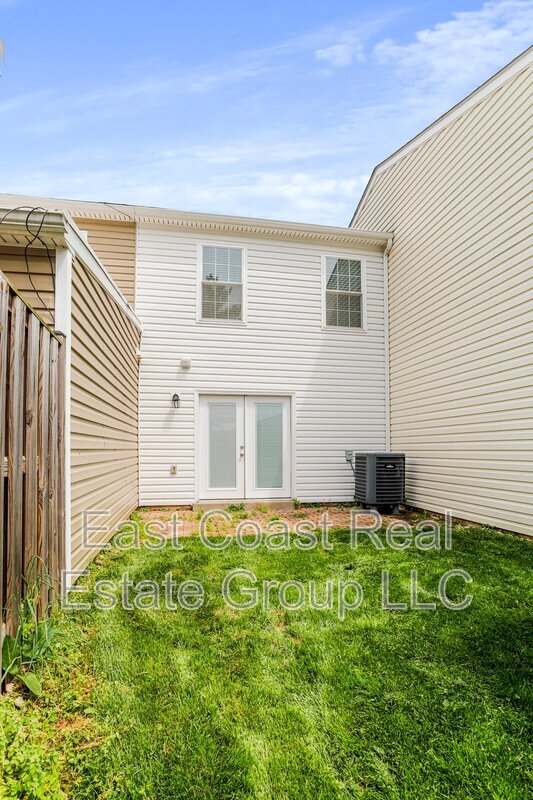 Building Photo - 575 Lancaster Pl