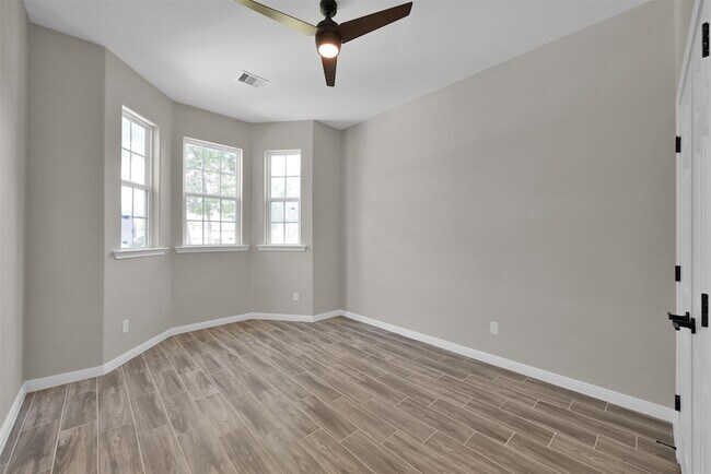 Building Photo - 4783 W Fork Blvd