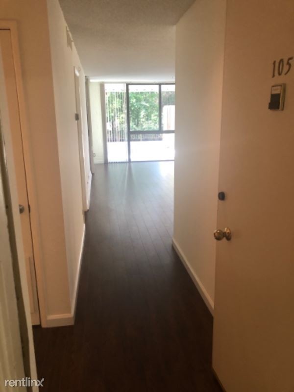 Building Photo - 2265 S Beverly Glen Blvd