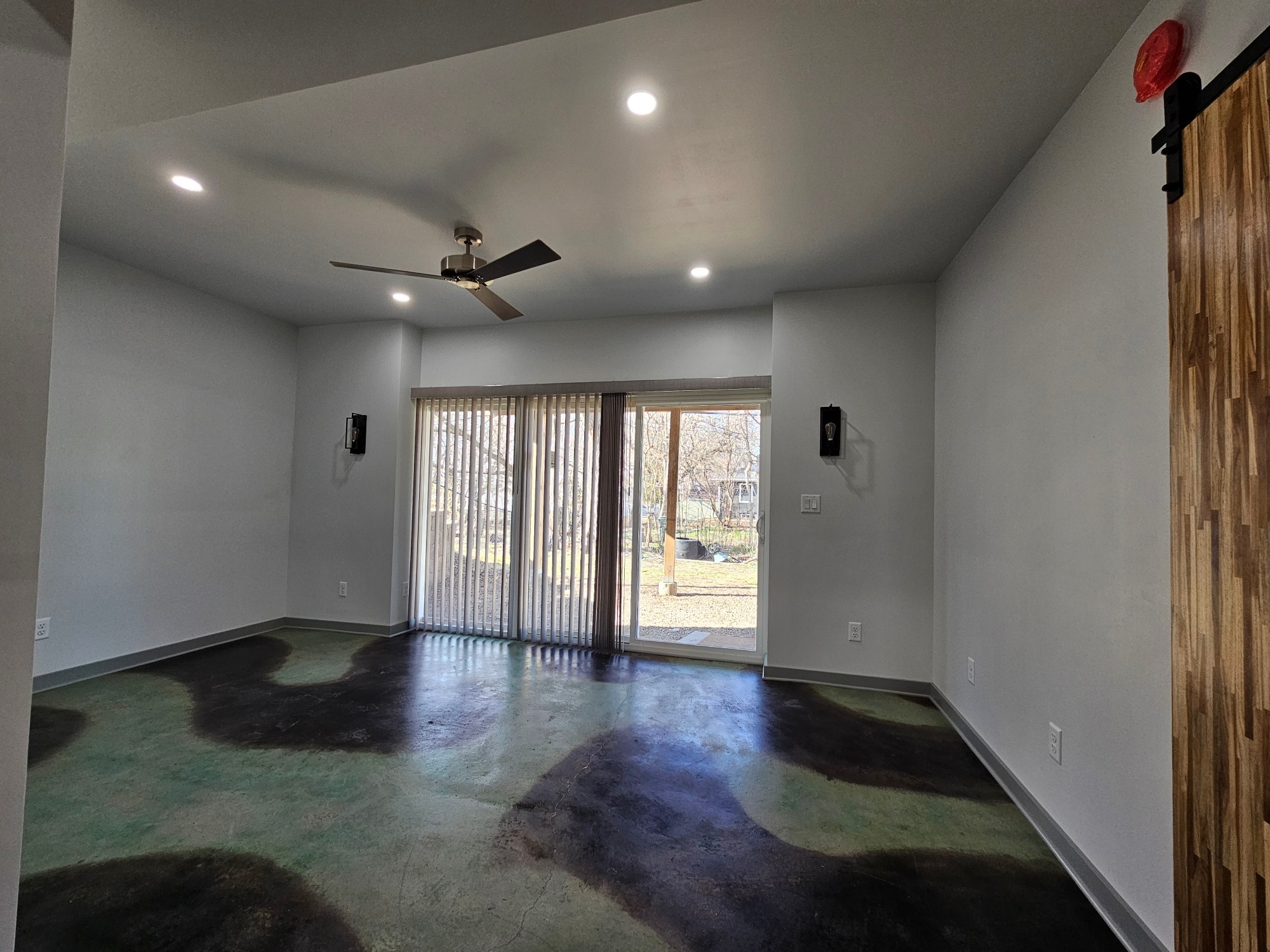 Building Photo - 3136 Hermina St