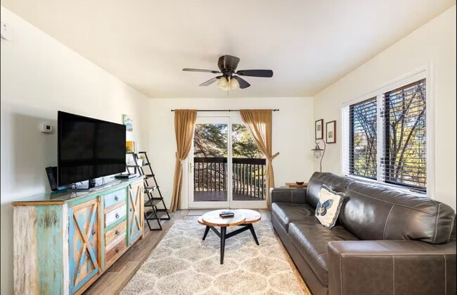 Building Photo - Charming 1-Bedroom Condo in Oakmont Country Club