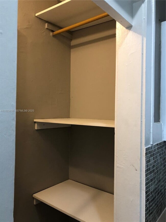 Building Photo - 119 Menores Ave