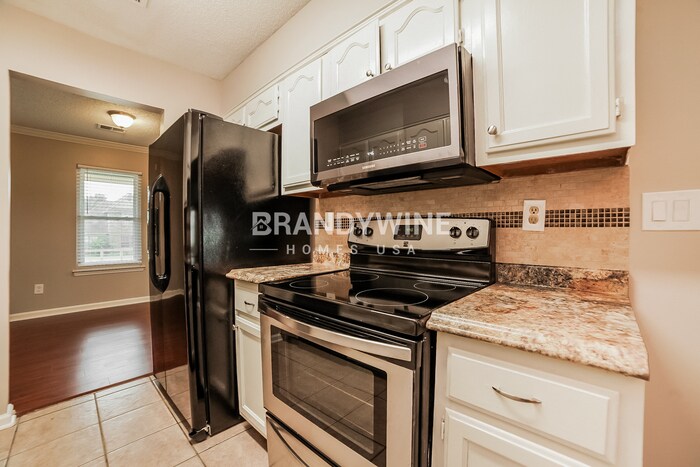 Building Photo - 6490 Saddleback Cir