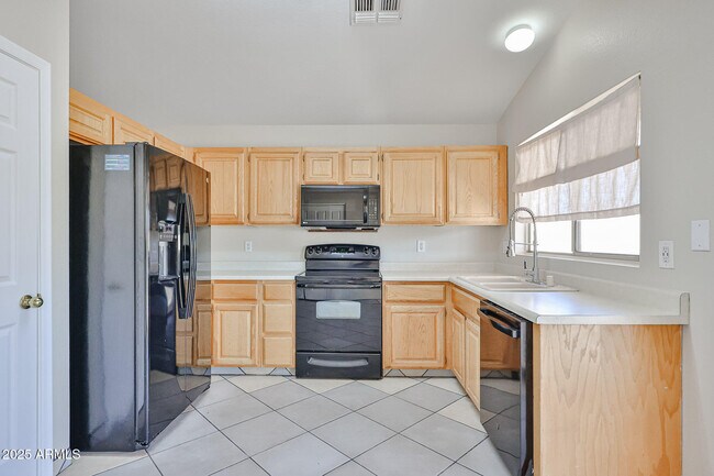 Building Photo - 11231 W Diana Ave