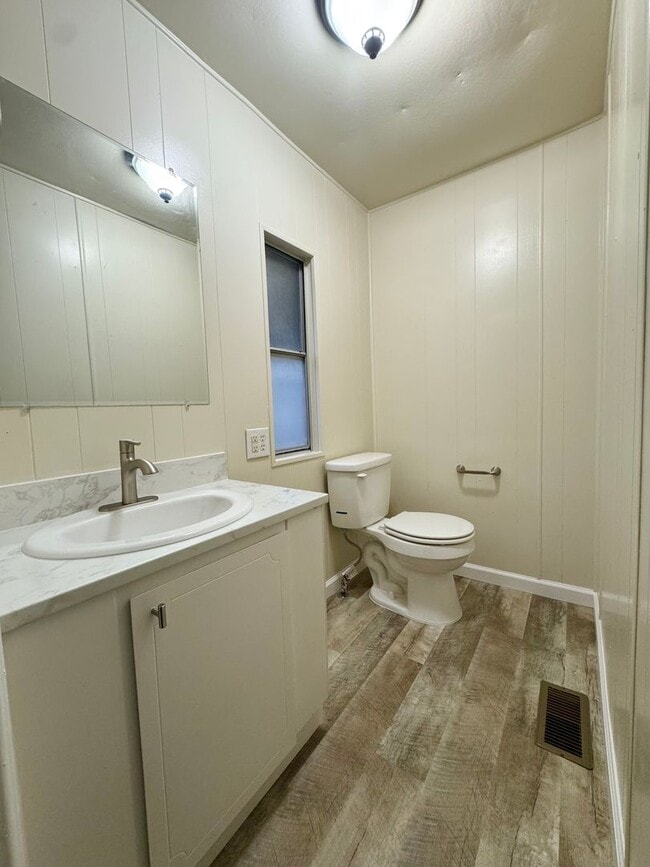 Building Photo - Looking for Tranquility? Look No Further!