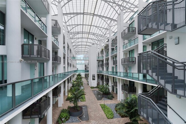 Building Photo - 6000 Collins Ave