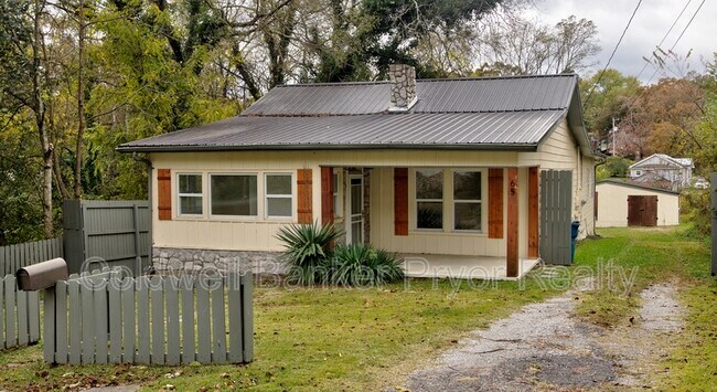 Building Photo - 65 Nason St