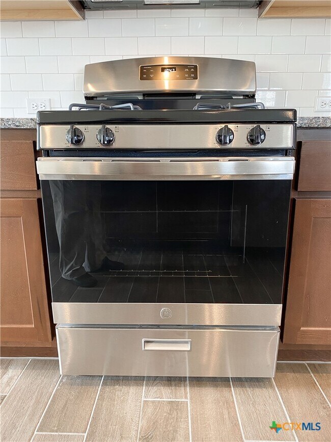 Building Photo - 130 Hidden Branch Cv