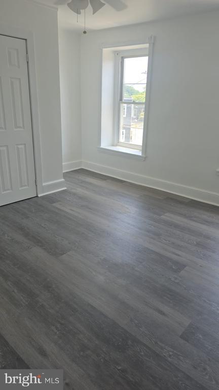 Building Photo - 485 Potterton Heights