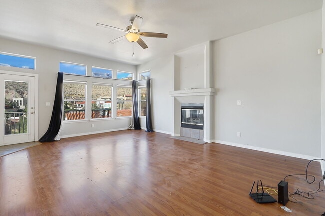 Building Photo - 4717 Excalibur Dr