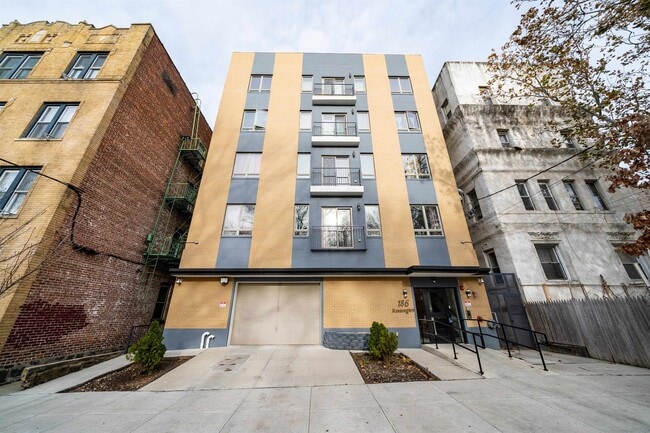 Building Photo - 186 Kensington Ave