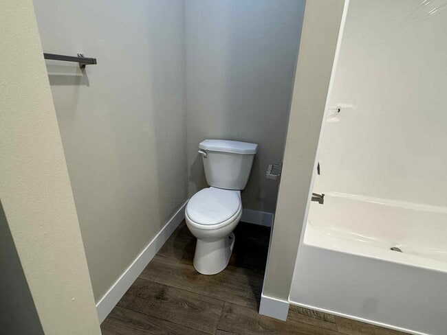 Building Photo - 48571 Lakeview Cir