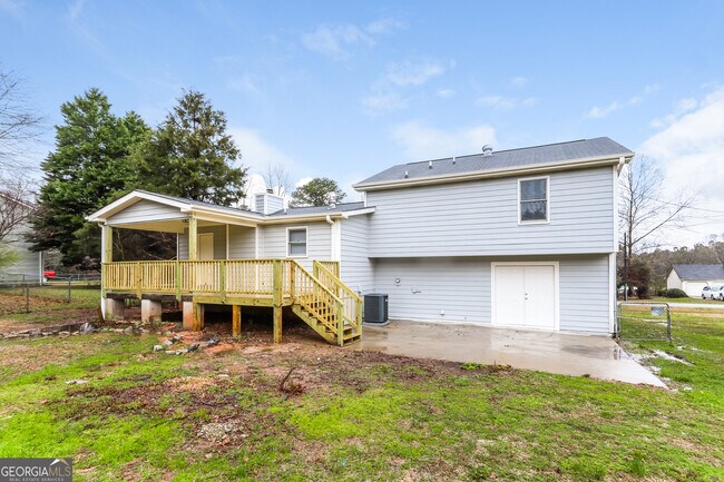 Building Photo - 245 Christy Ln