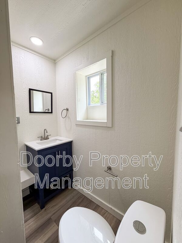 Building Photo - 5640 US-41