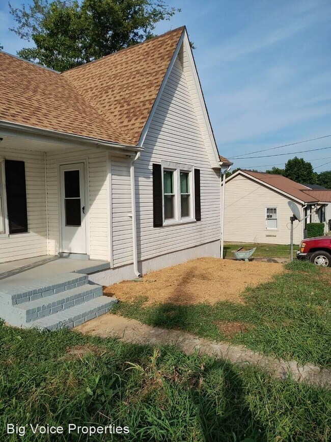 Building Photo - 2 br, 1 bath House - 325 E. 18th Street
