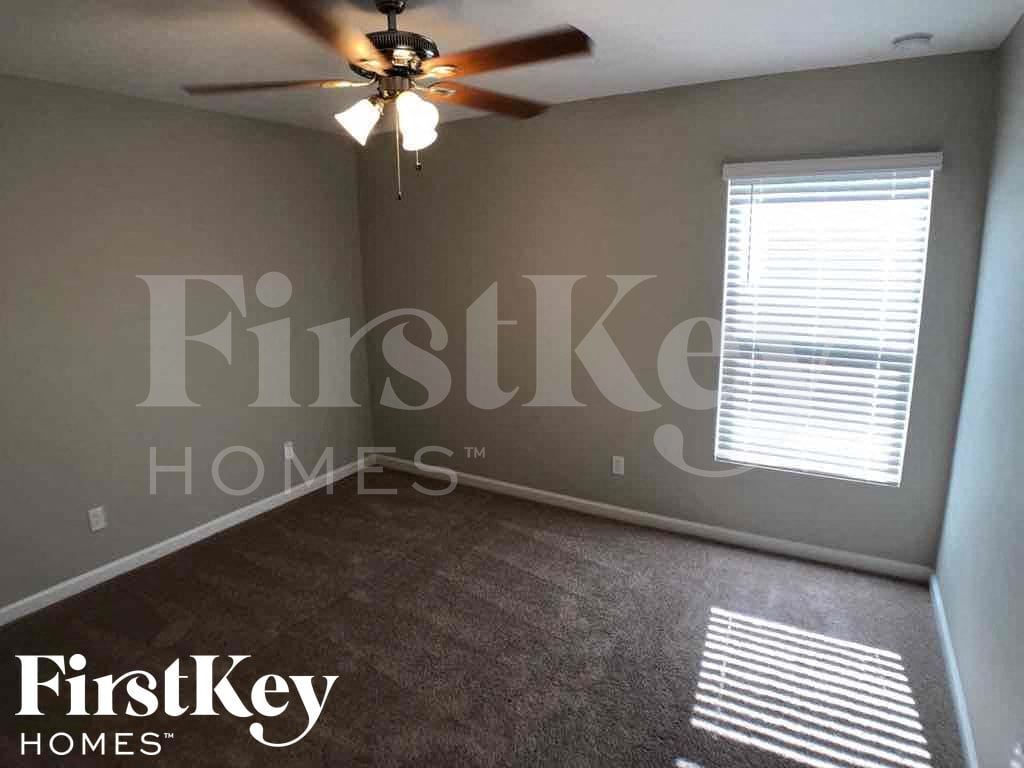 Building Photo - 4162 SW Muncie St