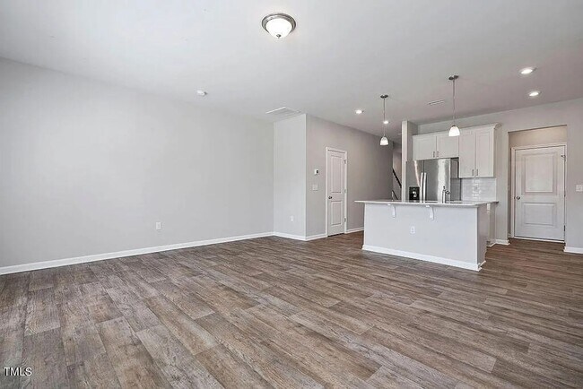 Building Photo - 3 Bedroom Townhome in Clayton