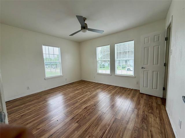 Building Photo - 2303 Deer Path Dr