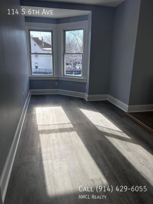 Building Photo - 114 S 6th Ave