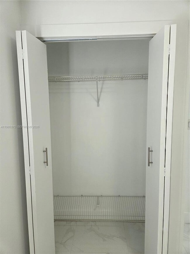 Building Photo - 1646 NW 1st Pl