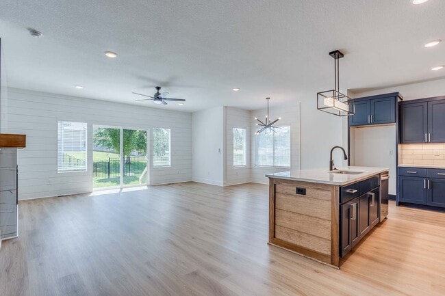 Building Photo - 3554 N Tyler Ct