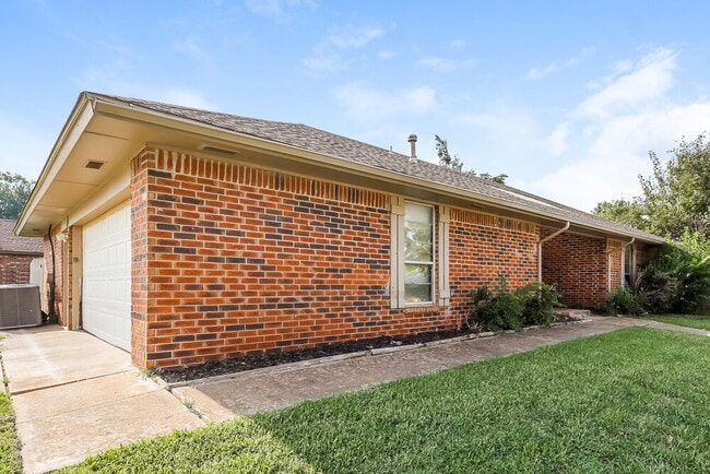 Building Photo - 10616 Basswood Canyon Rd