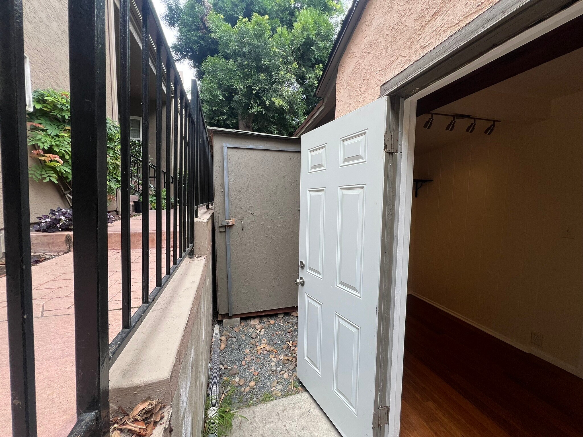 Building Photo - 2019 Cypress Ave