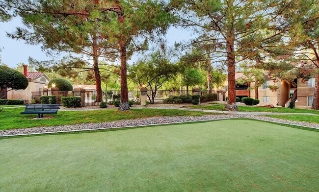 Building Photo - RESORT STYLE LIVING!