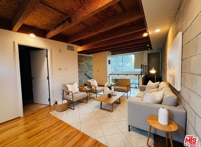 Building Photo - 717 Highland Ave