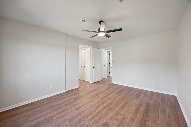 Building Photo - 3368 Montavesta Rd