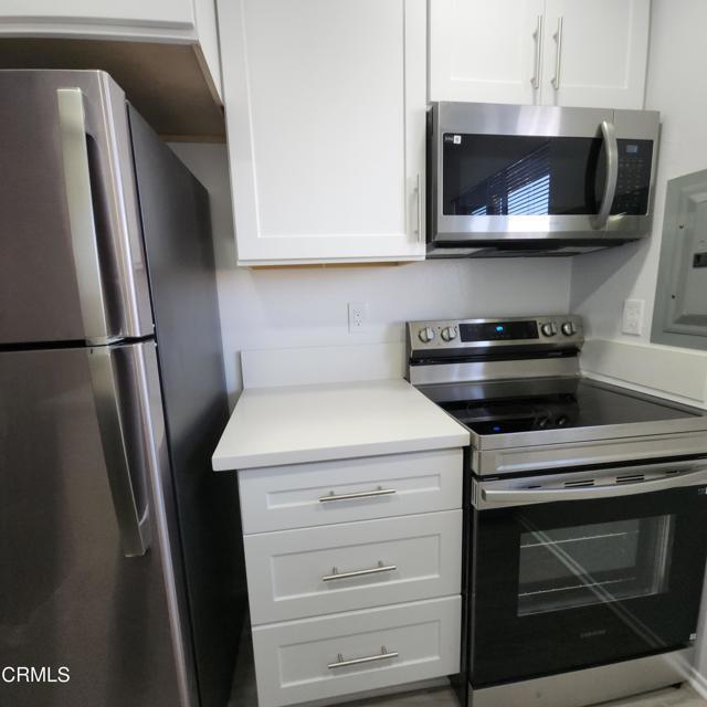 Building Photo - 209 S Ventura Rd