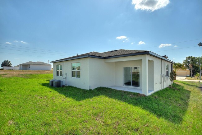 Building Photo - Deposit-Free! Modern, energy efficient hom...