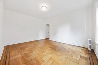 Building Photo - 12 Crown St