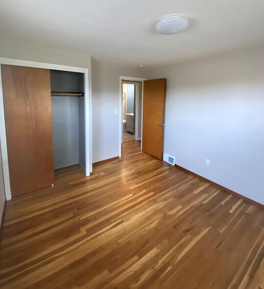 Building Photo - 754 Cottonwood Dr