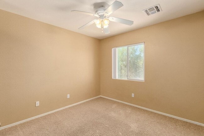 Building Photo - Copper Basin Charmer