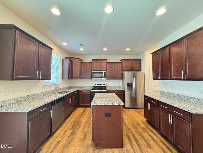 Building Photo - 247 Dando St