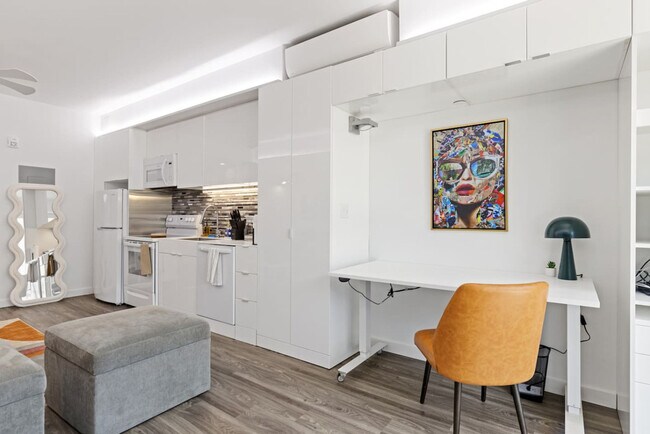 Primary Photo - 12607 Larchmere Blvd