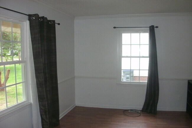 Building Photo - 508 Charlotte Ave