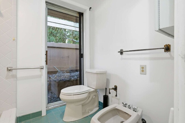 Building Photo - 815 Farm Quarter Rd