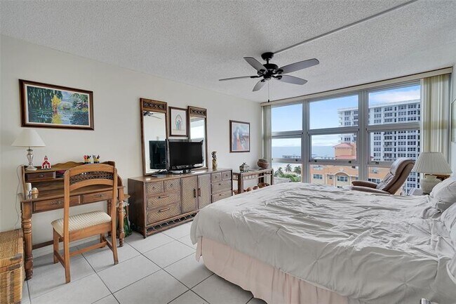 Building Photo - 525 N Ocean Blvd