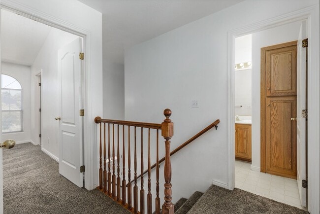 Building Photo - Spacious 3-Bedroom, 2.5-Bath Parkside Townhome