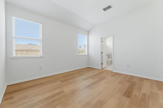 Building Photo - 183 Glocken Ln